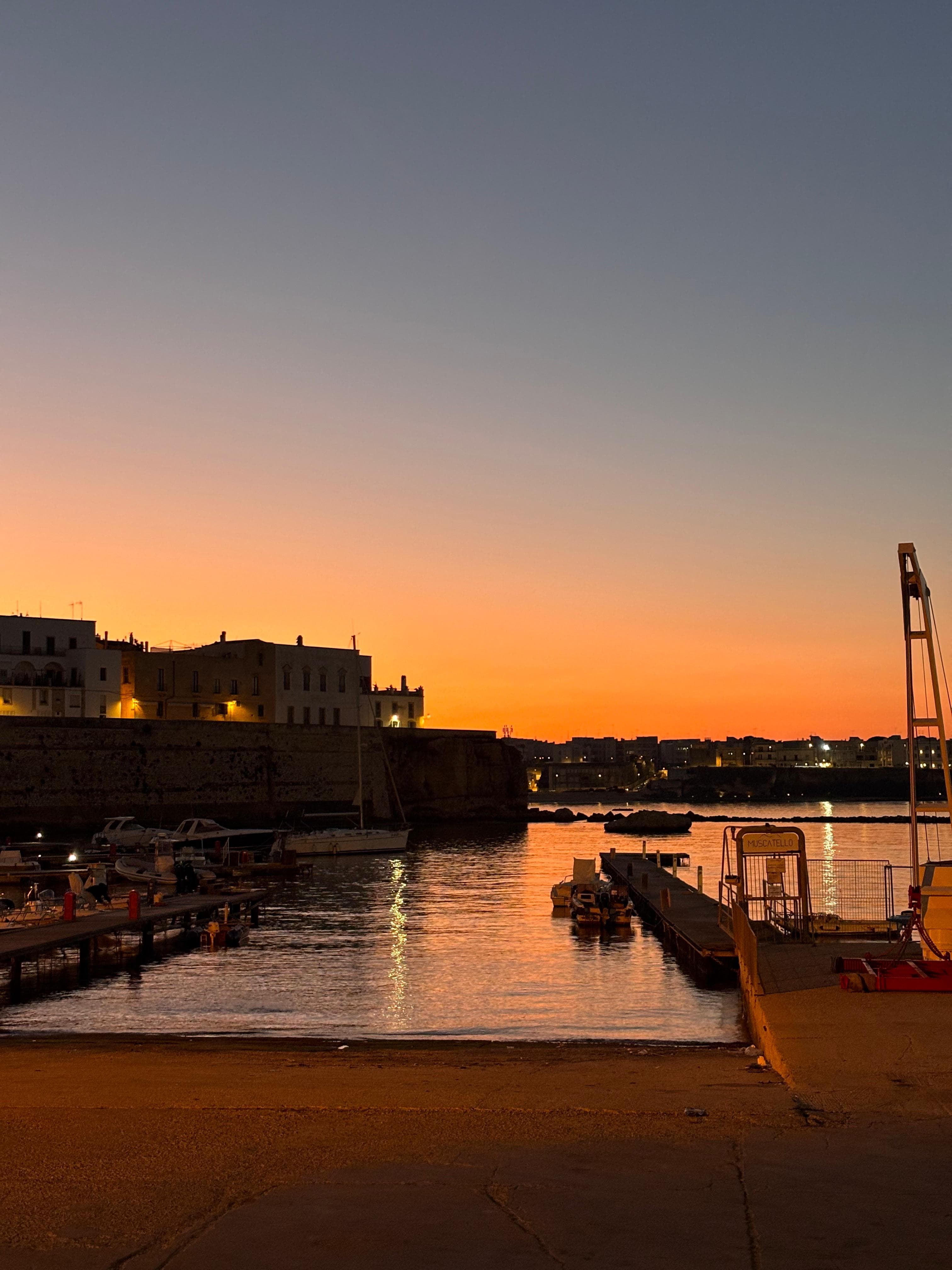 Porto di Otranto al tramonto